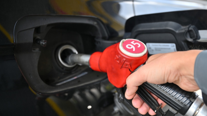 Ещё на два месяца: почему власти решили продлить запрет на вывоз бензина из страны