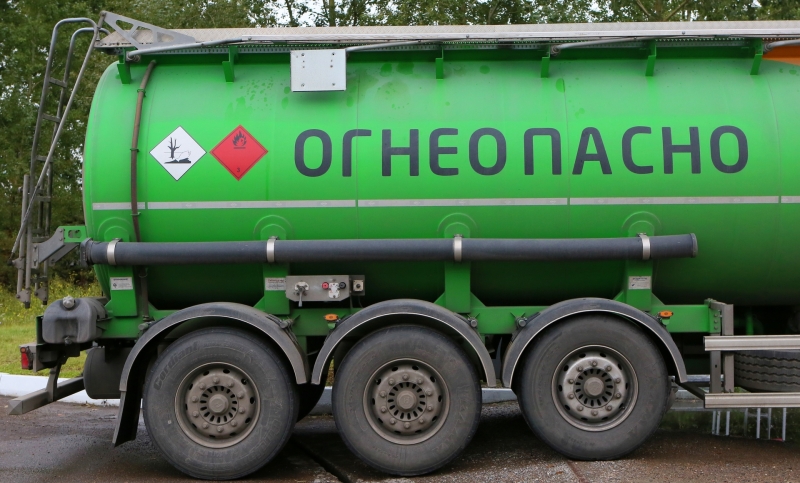 Ещё на два месяца: почему власти решили продлить запрет на вывоз бензина из страны