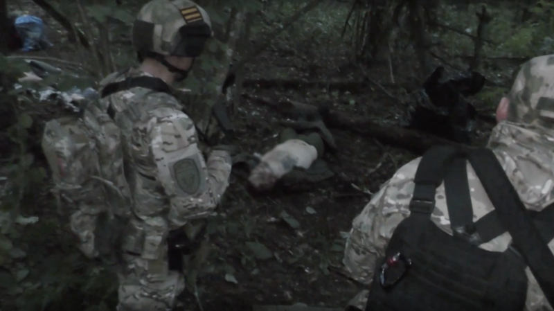 Готовили теракты на транспортных объектах: ФСБ задержала обученную Западом украинскую ДРГ в Брянской области