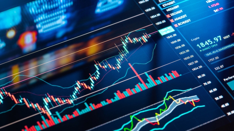 «Можем ожидать кардинальных сдвигов»: фондовый рынок России резко вырос на фоне предстоящей встречи Путина и Трампа