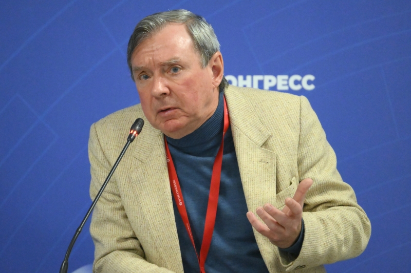 «На шаг впереди общественного дискурса»: 100 лет со дня рождения Аркадия Стругацкого