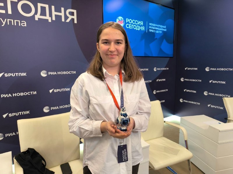 «Обезопасить детей от преступников»: написавшая письмо Меланье Трамп 16-летняя жительница ЛНР рассказала RT свою историю