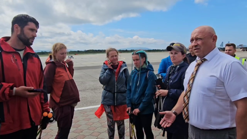 «Оказана медицинская помощь, состояние удовлетворительное»: на Курилах нашли пропавшую группу туристов