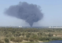 Площадь пожара на рынке в Волгоградской области достигла 1200 квадратных метров