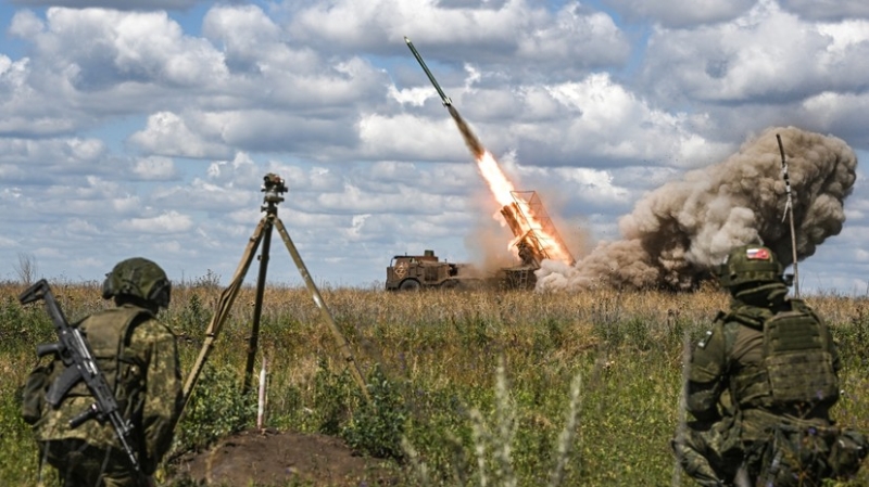 Поражены склады БПЛА, объект ВПК и центр подготовки ВСУ: российские войска нанесли удары по военным целям на Украине