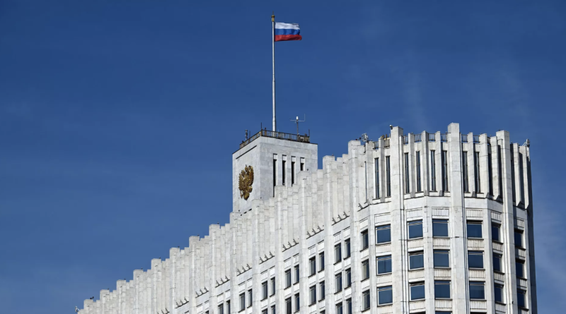 После рекордного скачка: почему оптовые цены на бензин в России перешли к снижению