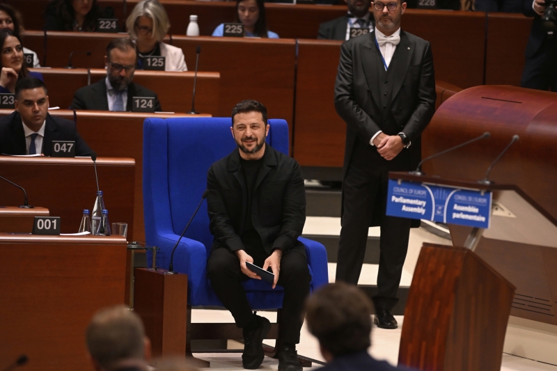 «Украина постепенно проигрывает»: как в Киеве пытаются избежать территориальных уступок России