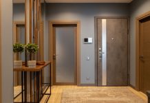 Как подобрать надежные входные двери для дома и офиса с учетом безопасности и долговечности