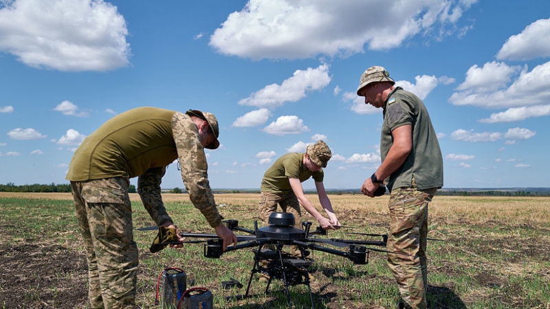 В Геленджике после падения обломков БПЛА возник пожар в лесном массиве