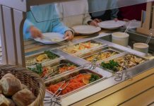 В Госдуме призвали изменить меню в школьных столовых