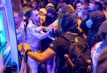 Вучич пообещал привести к ответу участников беспорядков в Сербии