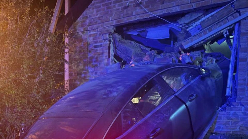 «Ангелы-хранители оказались сильные»: дочь Цапка чудом не убила хозяйку дома, в который влетела на Mercedes