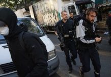 BFMTV: число протестующих во Франции достигло 175 тысяч