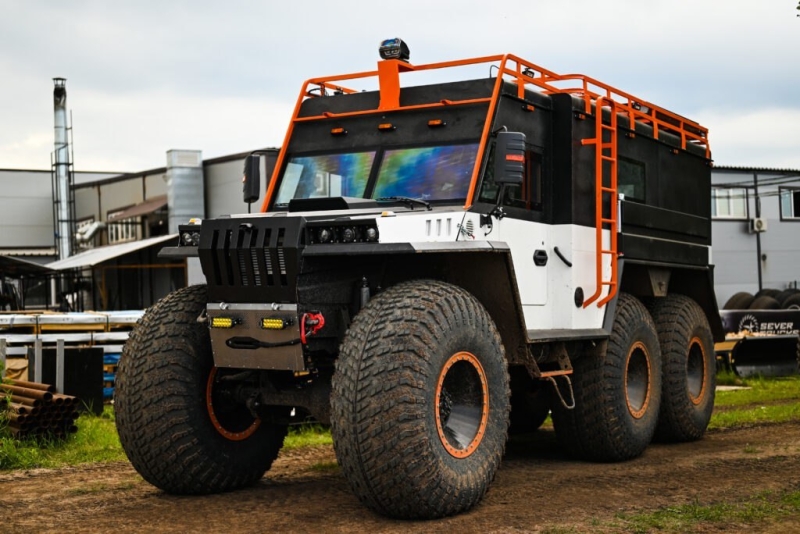 «Быстрое и безопасное передвижение»: как совершенствуются российские вездеходы для Арктики и Сибири