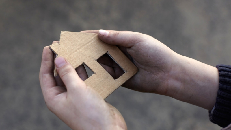 «Известия»: для детей-сирот смягчат условия получения жилищного сертификата