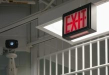 NYP: новое видео по делу Эпштейна содержит пропавшую в день его смерти минуту