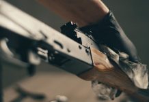 Одна из посетительниц «Крокуса» распознала автоматные очереди благодаря фильмам