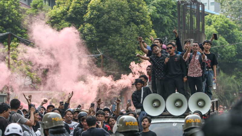 Протестный театр марионеток: как Запад разжигает массовые беспорядки в Индонезии