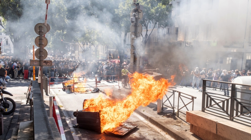 Протестующие в Марселе заблокировали военный завод Eurolinks