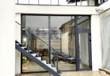 Алюминиевые двери, фасадное остекление и конструкции: современный облик архитектуры