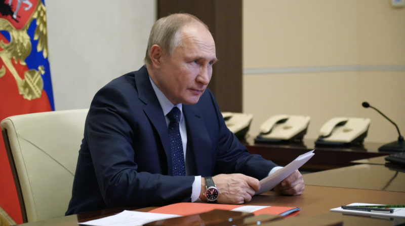 В преддверии заседания Центробанка: почему курс евро впервые с февраля превысил 100 рублей