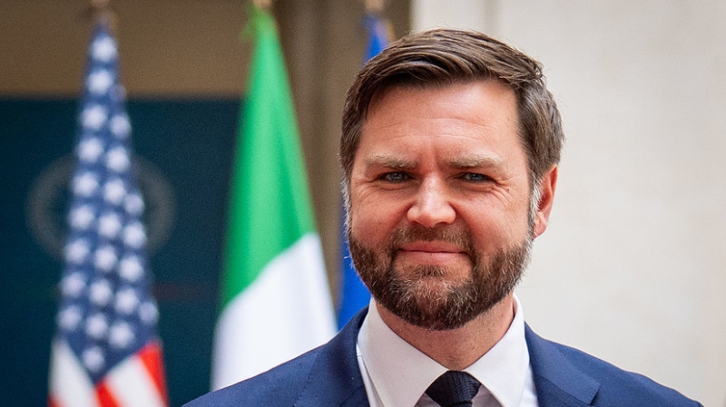 Вэнс рассказал, что Трамп узнал о смерти Кирка от него