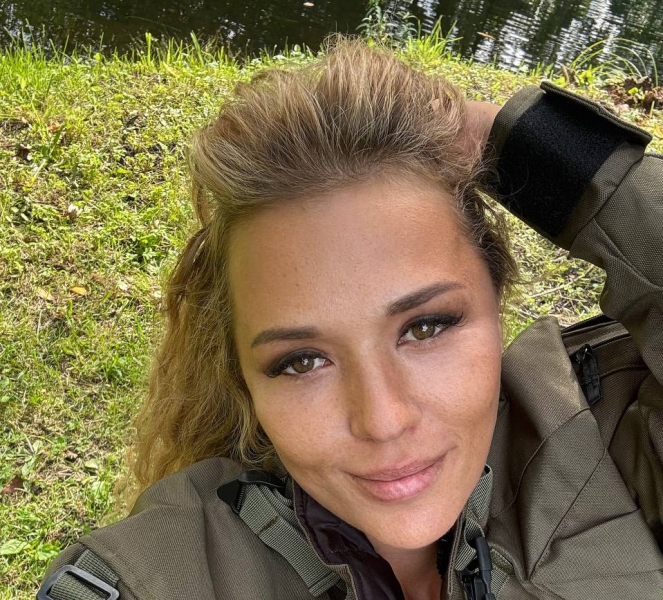 «ВСУ не разбирают, какая машина едет, — бомбят всё»: как волонтёр пережила попадание дрона в свой автомобиль