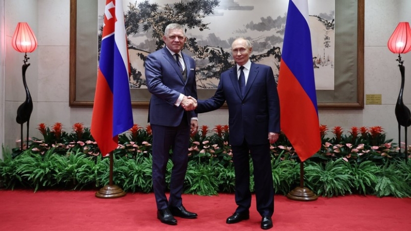 «Вынуждены защищать свои интересы и людей»: Путин и Фицо обсудили конфликт на Украине и атаки ВСУ на энергообъекты