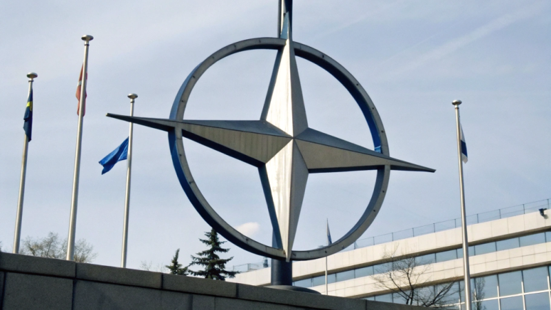 «Загнали себя в ловушку»: почему в НАТО заговорили о неэффективном ответе альянса на атаку беспилотников в Польше