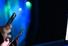 Мошенники с помощью новой схемы входят в аккаунты россиян на маркетплейсах