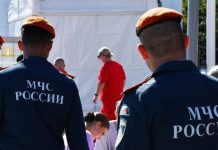 Спасатели МЧС ищут рыбака, пропавшего на лодке в акватории Сахалинской области