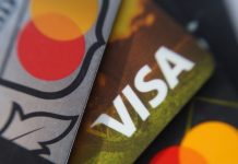 В России с декабря могут ограничить количество банковских карт на человека