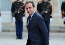 Захарова — о назначении Лекорню премьером Франции: тотальный кризис демократии