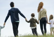 Россиянам напомнили об образовательных льготах для детей из многодетных семей