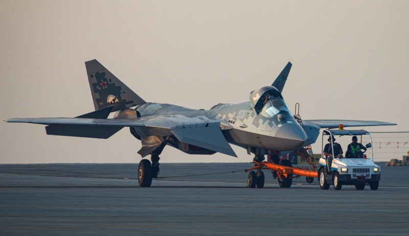 Су-57Э, Ка-52, Т-90МС, системы ПВО и беспилотники: что покажет Россия на международной выставке EDEX 2025