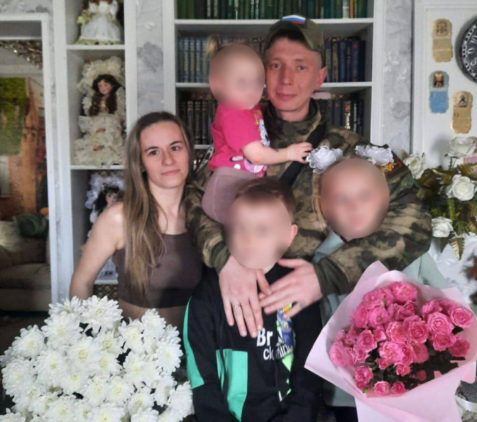 «Дети меня защищают, и я обязана заботиться о них»: как многодетная мать из Свердловской области стала волонтёром СВО