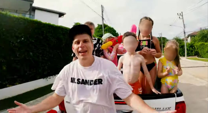 «Их ждали»: семьи россиян, арестованных в Таиланде по запросу США, пытаются добиться их депортации в Россию