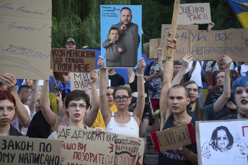 Охота на студентов: зачем на Украине устраивают рейды по колледжам и вузам