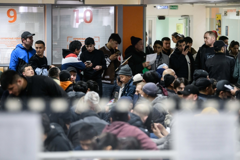 Перерасчёт пенсий, штрафы за летнюю резину и цифровые паспорта: какие изменения ждут россиян в декабре