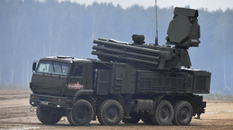 Повреждены дома, машины и ЛЭП: за ночь над Россией уничтожено 287 украинских БПЛА