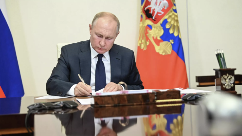 Путин присвоил звание «Мать-героиня» жительницам двух областей России