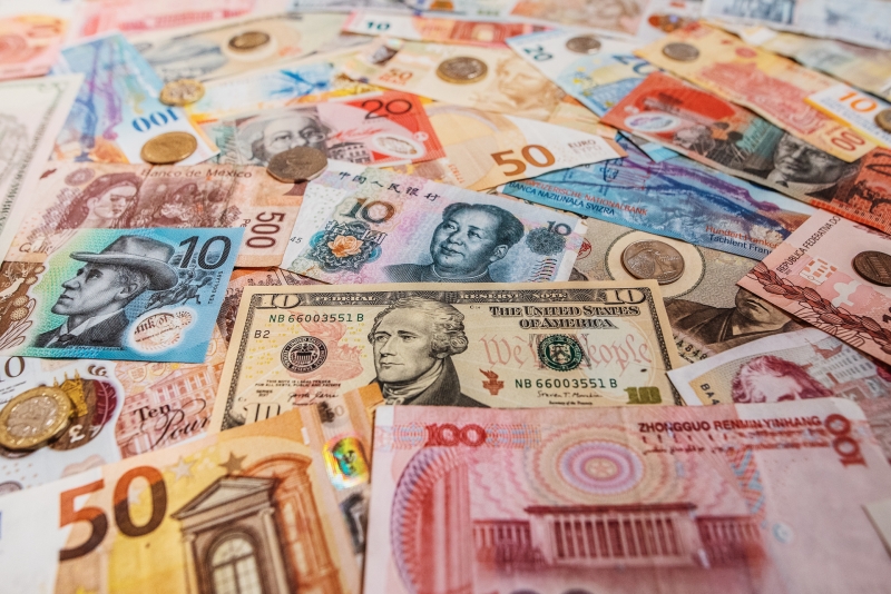 Торговые войны, бум ИИ, взлёт цен на золото и биткоин: чем запомнился 2025 год для мировой экономики