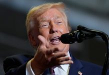 Трамп заявил, что считает себя невротиком