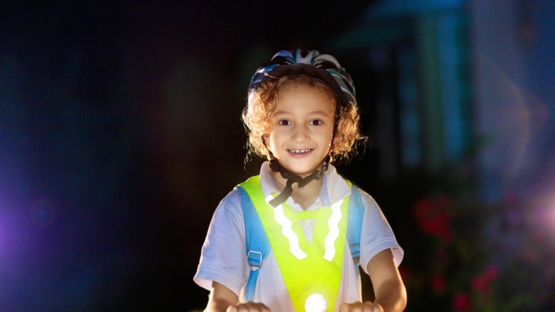 В России призвали сделать обязательным ношение светоотражателей для детей