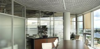 Стеклянные перегородки: эстетика, функциональность и преимущества