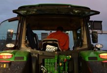 Депутат Оглоблина: зарплаты трактористов могут достигать 300 тысяч рублей