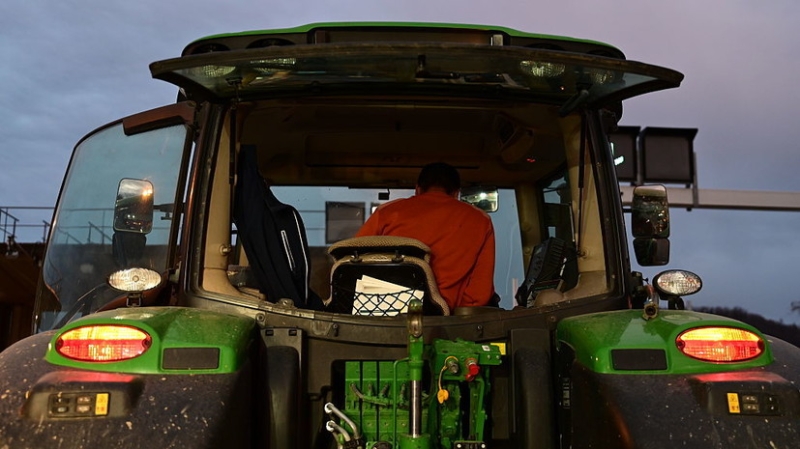 Депутат Оглоблина: зарплаты трактористов могут достигать 300 тысяч рублей