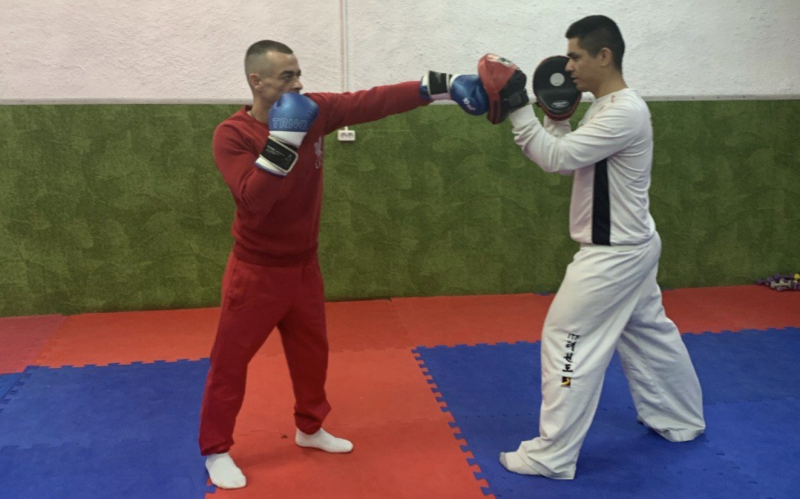 «Герой прошёл огонь и воду»: для ветеранов СВО разработано первое пособие по адаптивному кикбоксингу