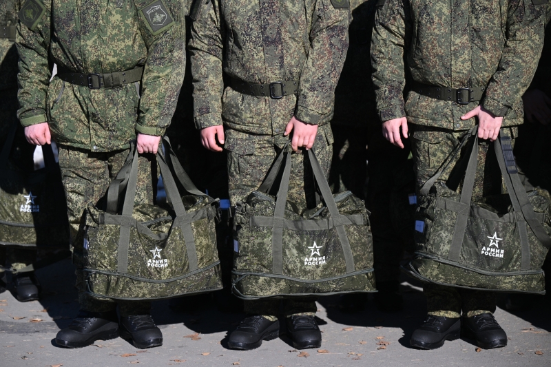 Индексация пенсий, повышение МРОТ и возврат НДФЛ семьям: какие изменения ждут россиян в январе