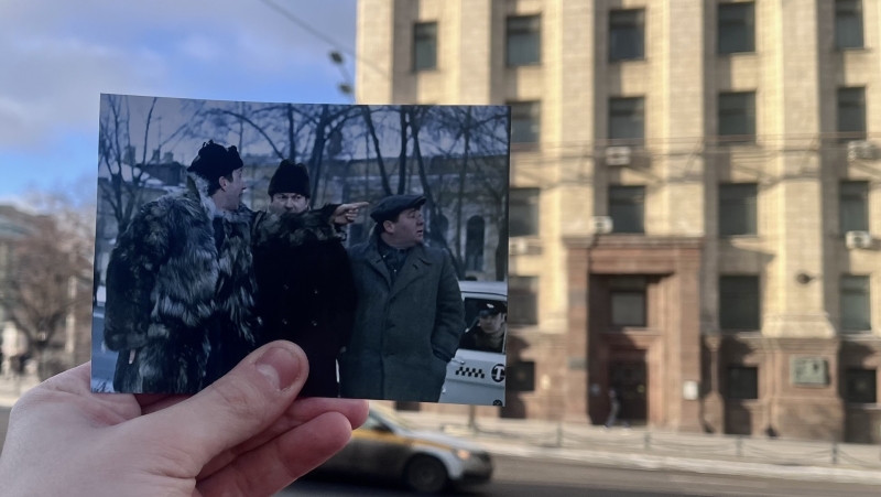 Из Ленинграда в Москву за пять минут: как два соседних дома «исполнили» главные роли в «Иронии судьбы»